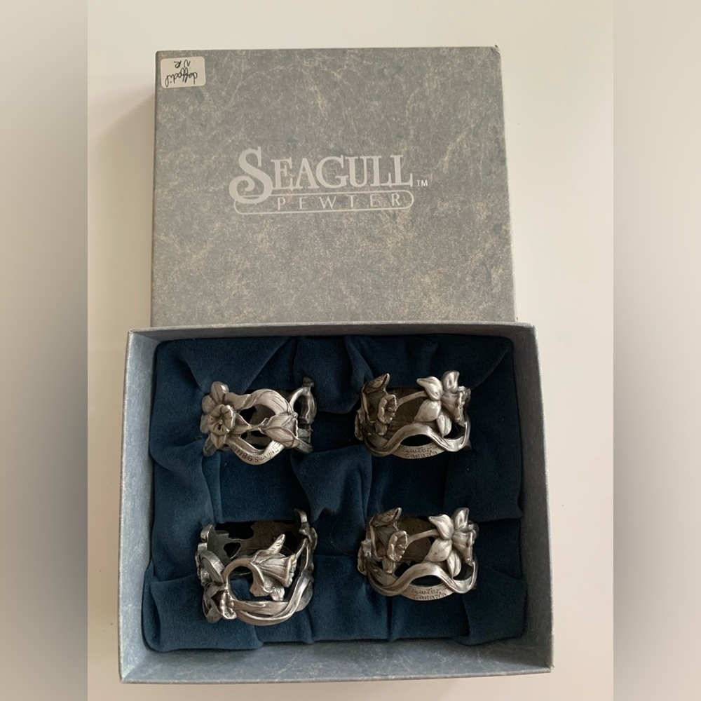 Seagull Pewter from Canada Set of 4 Pewter Floral Napkin Rings 1986